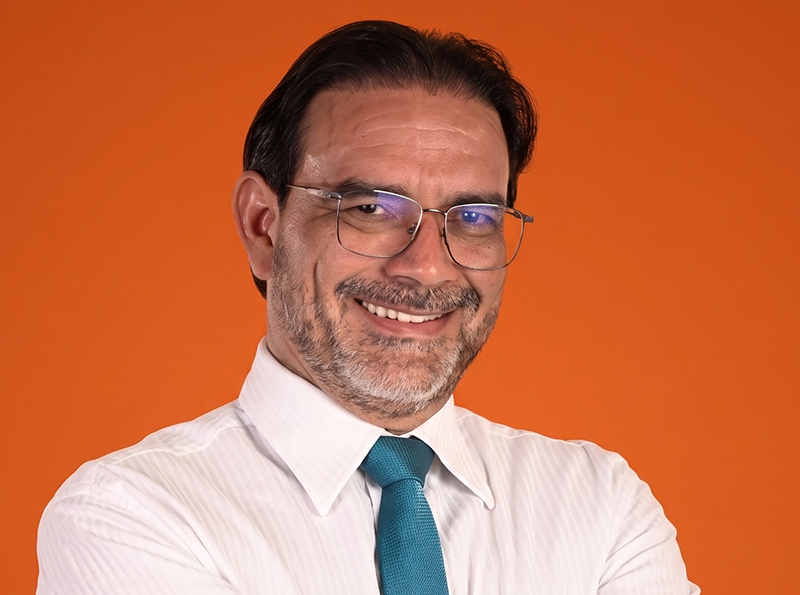 Roberto Serra, candidato a Reitor, retrato de estúdio